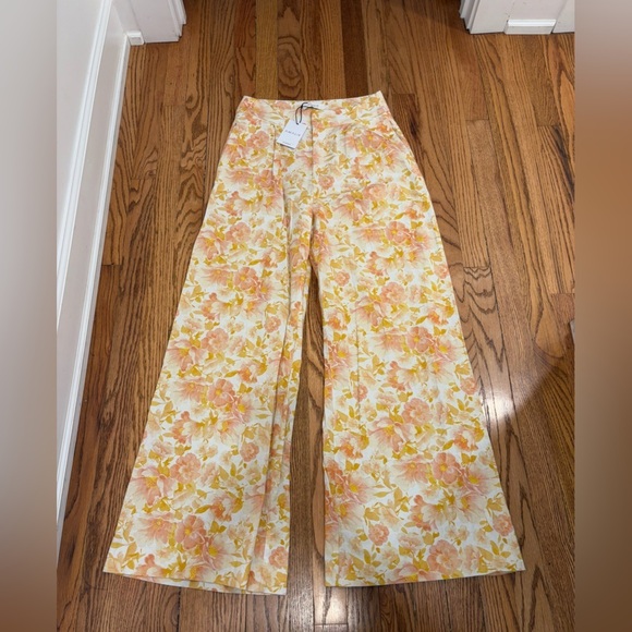 NWT AMALIE Women’s Retro Floral Pants Size M Wide Leg - Picture 4 of 9